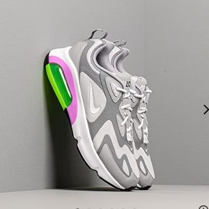 Nike Air Max 200’s
